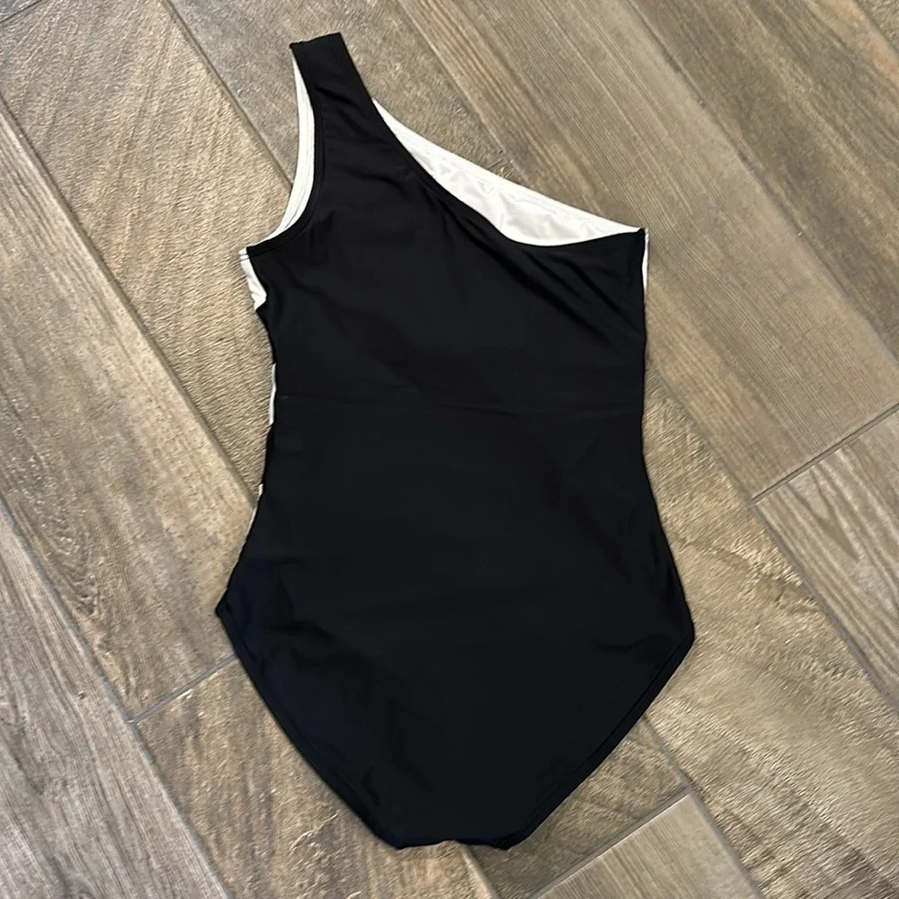 DKNY One Shoulder One Piece Swimsuit Size 10 Black White Colorblock Stripe - Picture 10 of 15